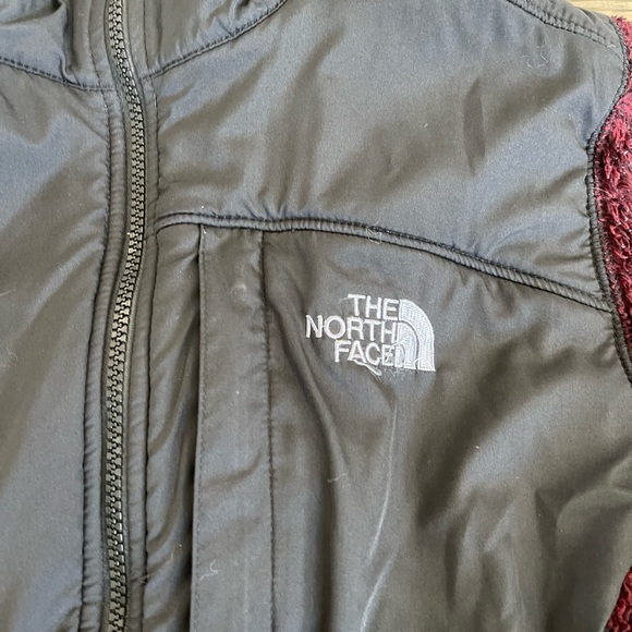 Fleece Magenta North Face Jacket - Picture 2 of 4